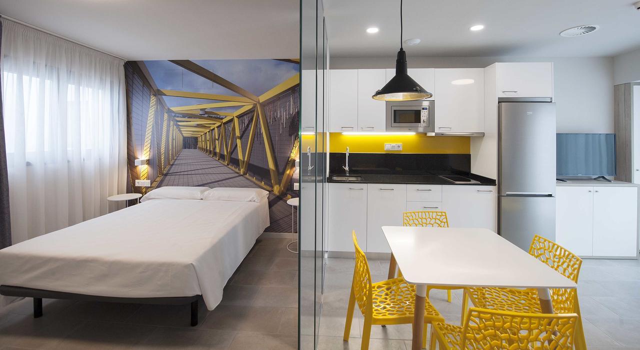 Apartamentos Divan Витория Экстерьер фото