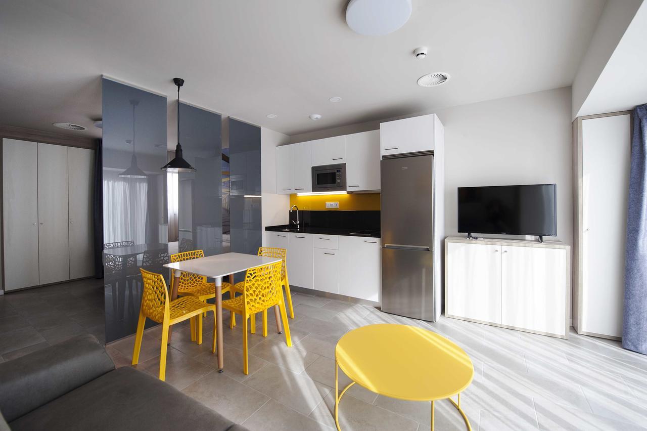 Apartamentos Divan Витория Экстерьер фото