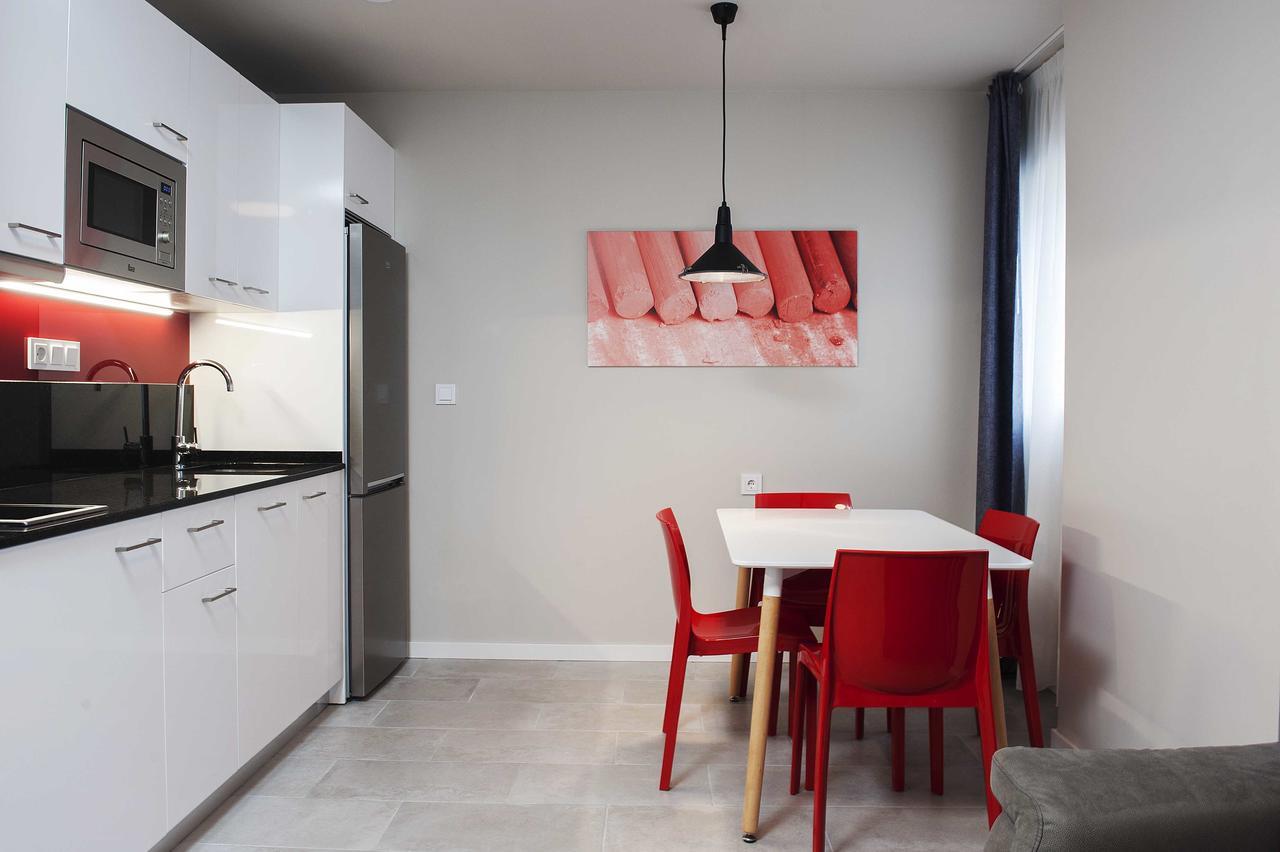 Apartamentos Divan Витория Экстерьер фото